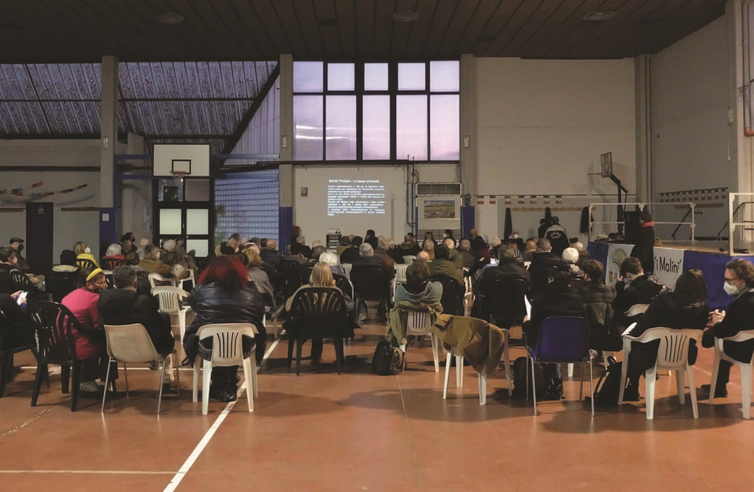 Assemblea pubblica con la cittadinanza in palestra